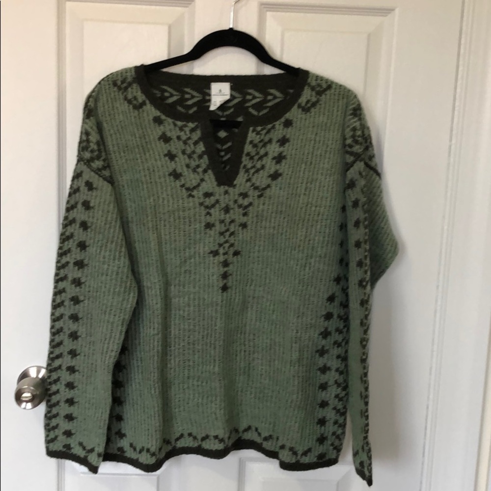 LIMITED TIME, DONATING SOON! Sweater
